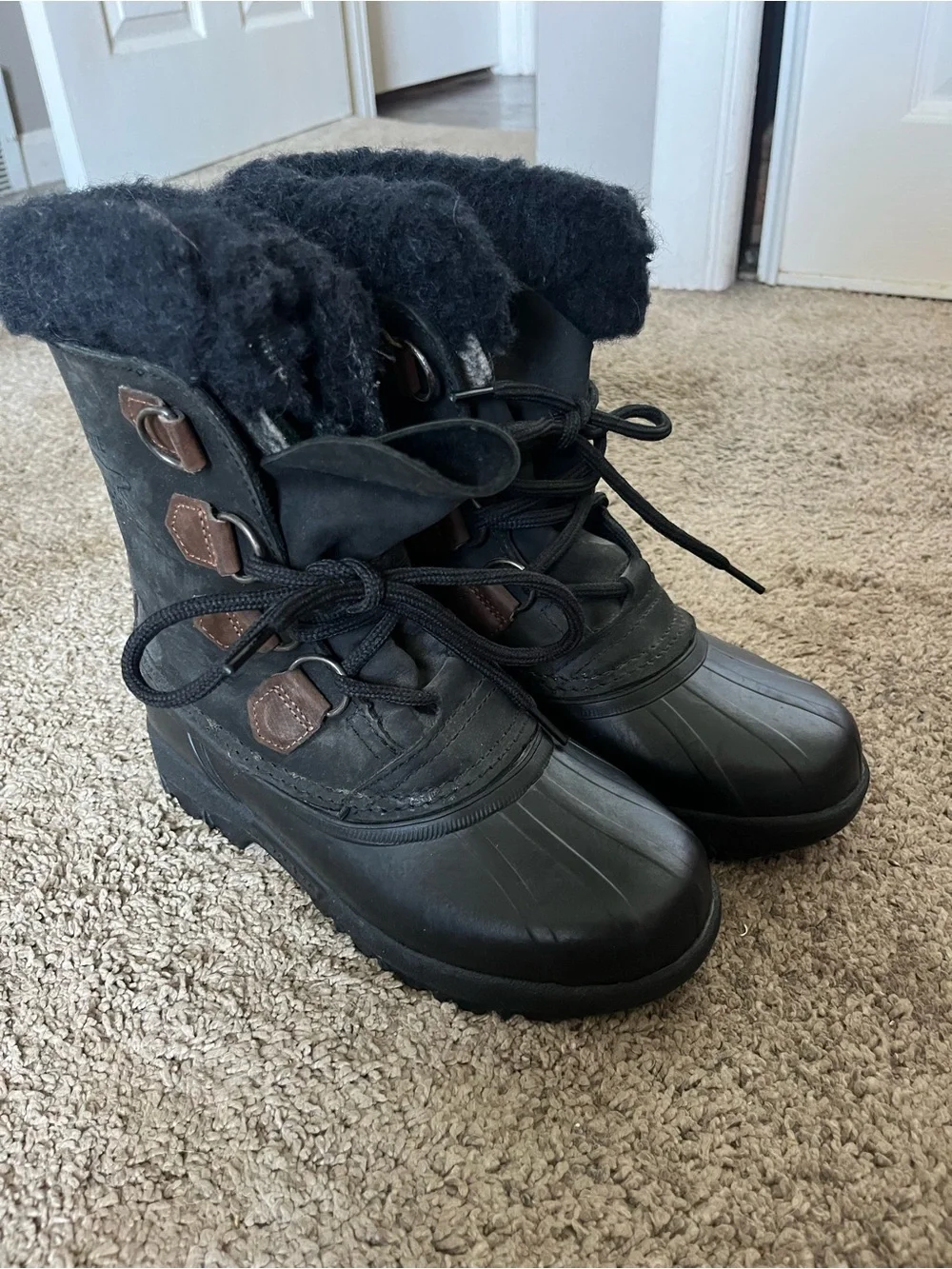 Sorel Black Lace-Up Winter Boots with Fleece Cuff